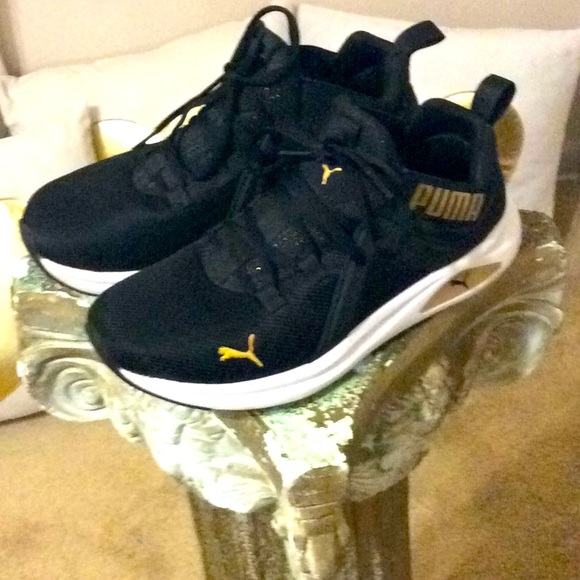 Puma Shoes - Puma...Soft Foam...accepting offers